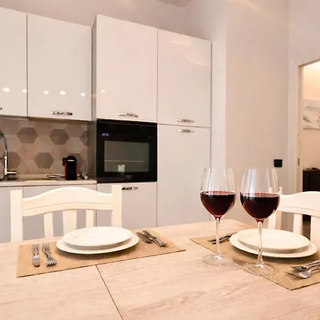 Apartment Giardino Lussemburgo, Elegante E Confortevole Tra Mondello E Il Centro Storico Di *